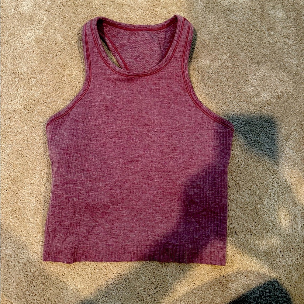 NEVER BEEN WORN
High Neck cropped ribbed tank